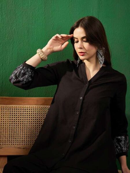 Women's Rayon Embroidery Straight Kurti With Pant Set